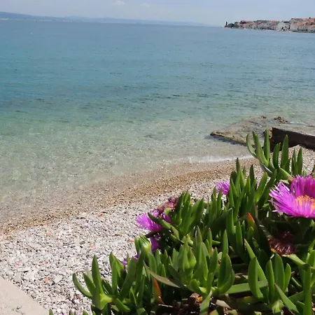 Zdenko-5 By Interhome קאלי