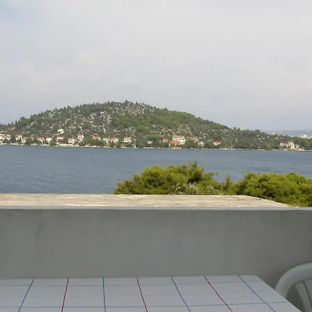 Zdenko-5 By Interhome * Kali