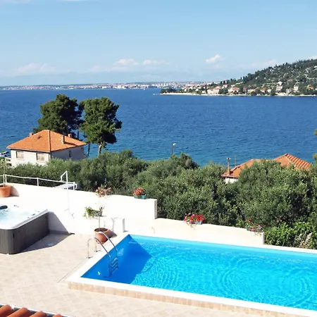 Apartamento Zdenko-5 By Interhome