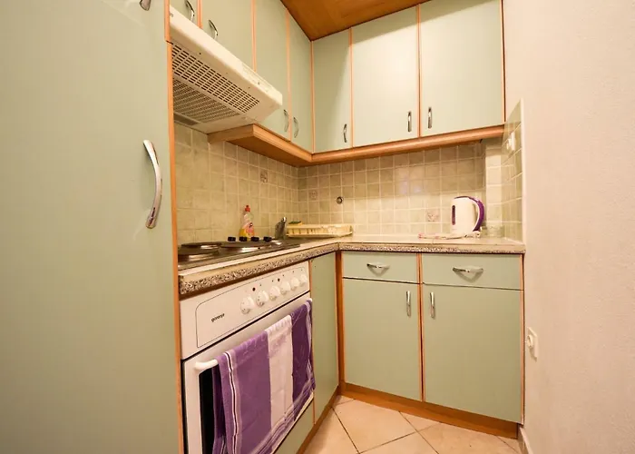 Zdenko-5 By Interhome كالي